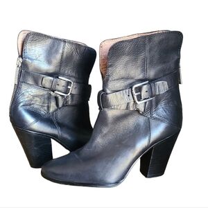 DONALD J Pliner Sarje Ankle Boots